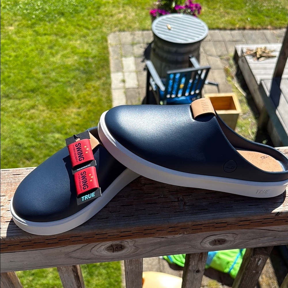 True Linkswear Navy Blue Men's Slides